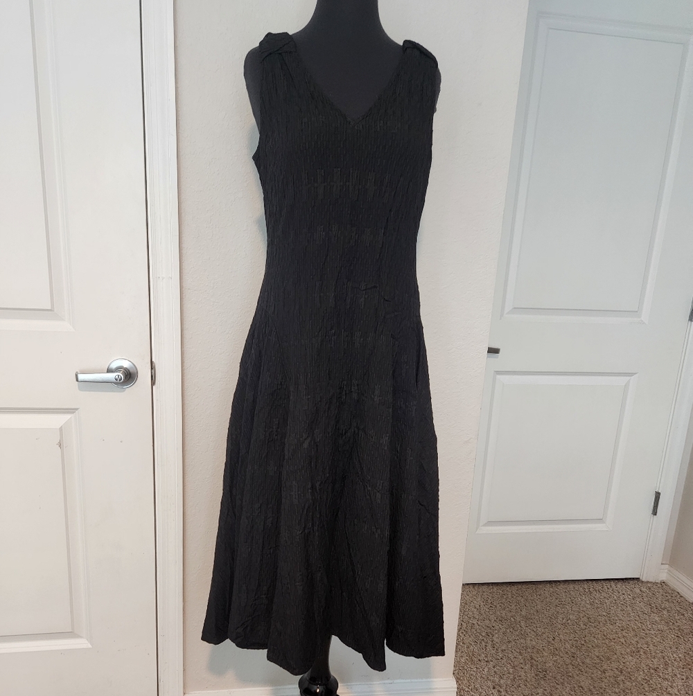 Natori Black Sleeveless V-Neck Maxi Dress